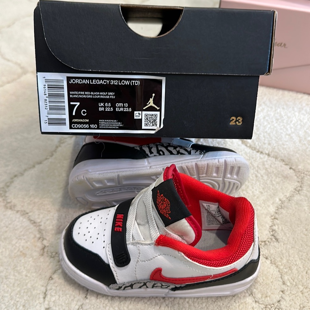 Nike Jordan Legacy 312 low in toddler 7C